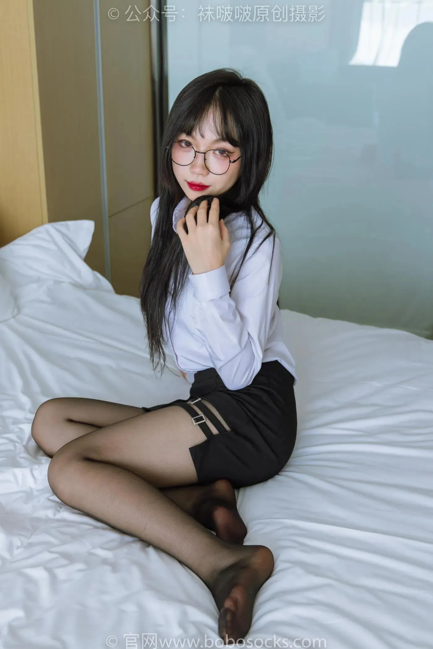 [BoBoSocks袜啵啵]NO.185 周周-ol制服、高跟鞋、黑丝 [140P]插图2